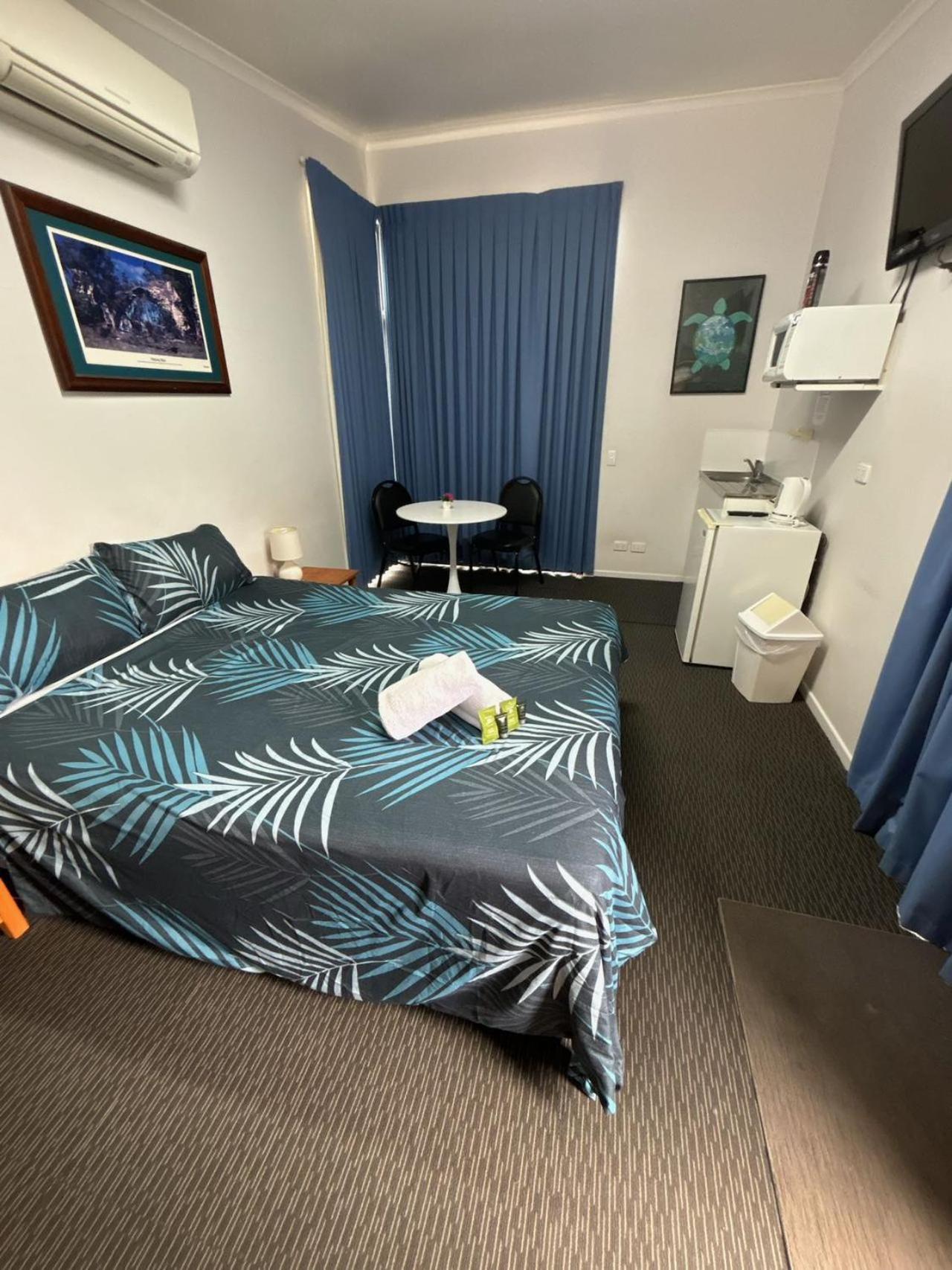 Injune Motel Bagian luar foto