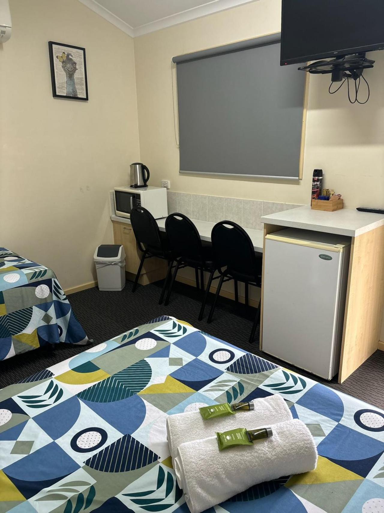Injune Motel Bagian luar foto