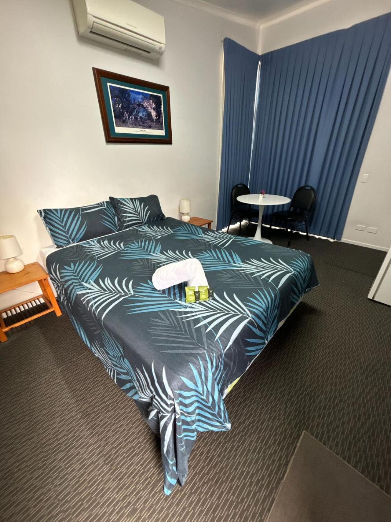 Injune Motel Bagian luar foto