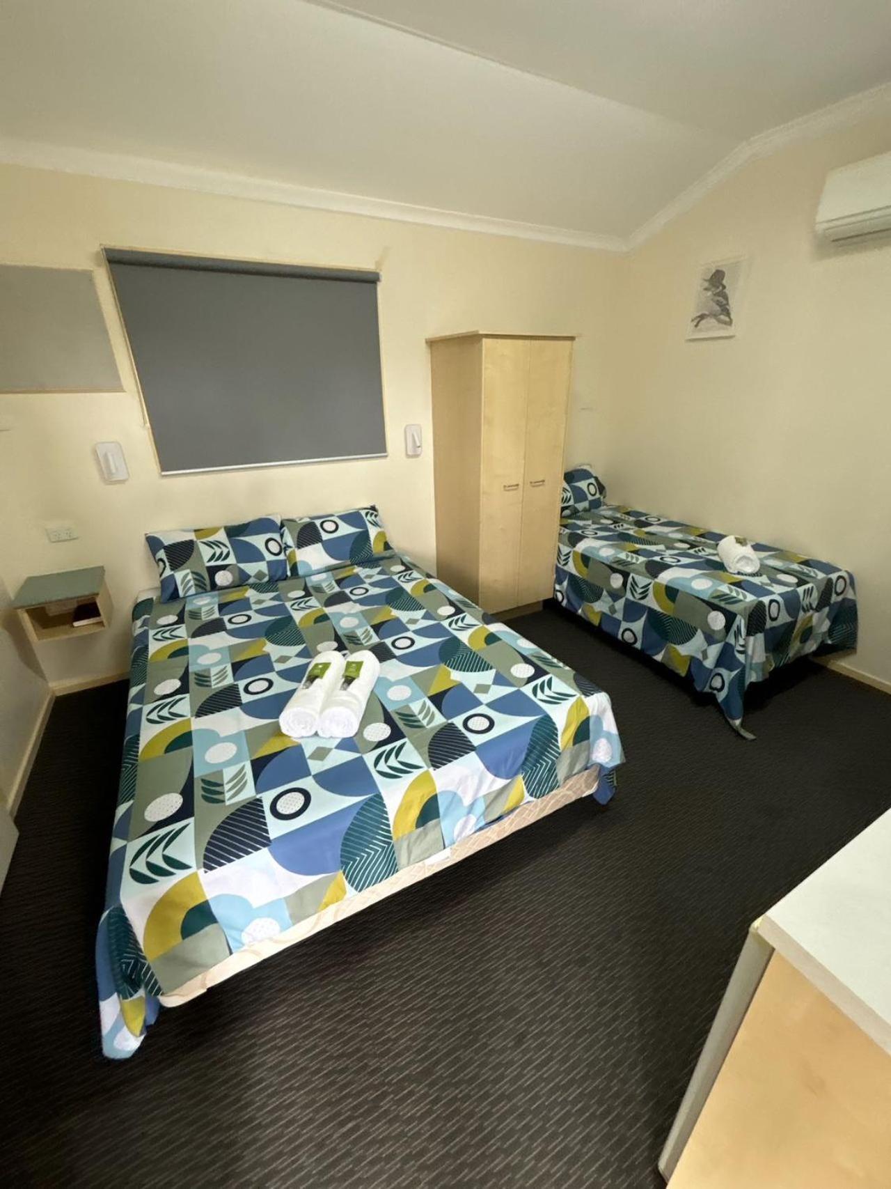 Injune Motel Bagian luar foto
